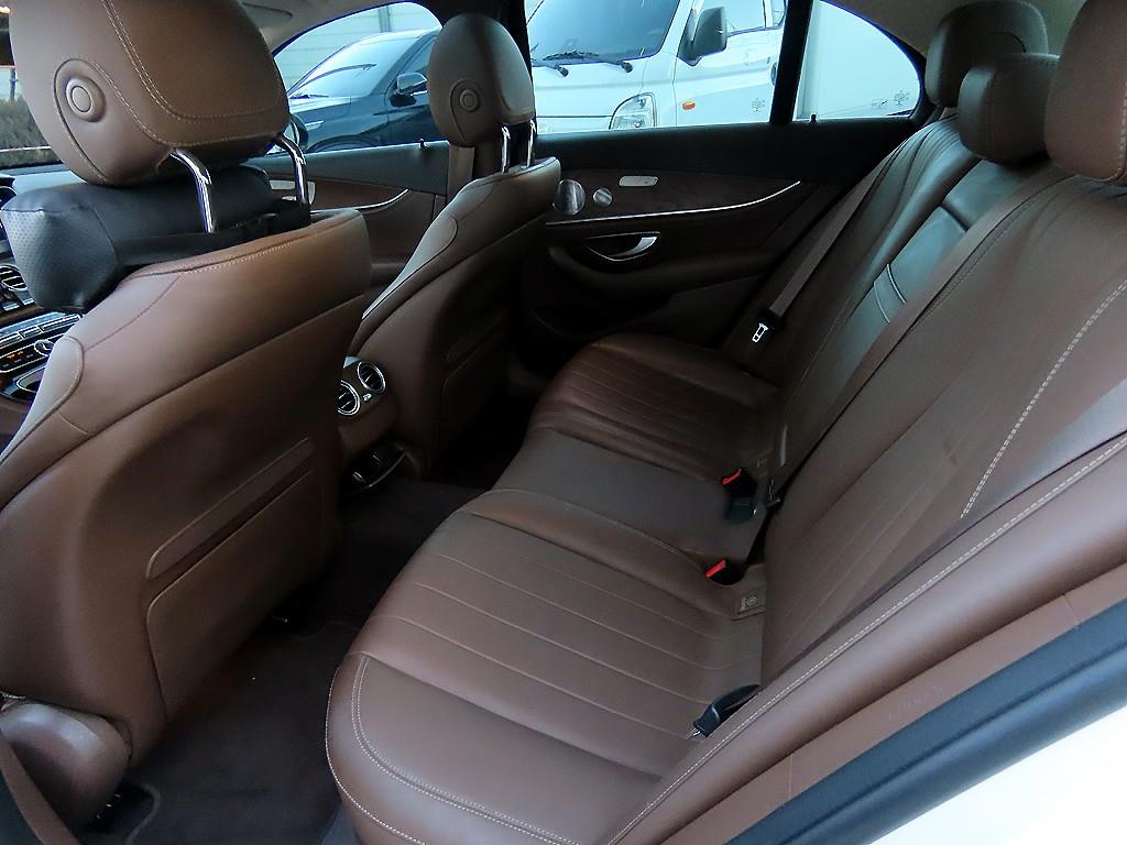 벤츠 E클래스(5세대) E300 4매틱 익스클루시브 - 이미지 11