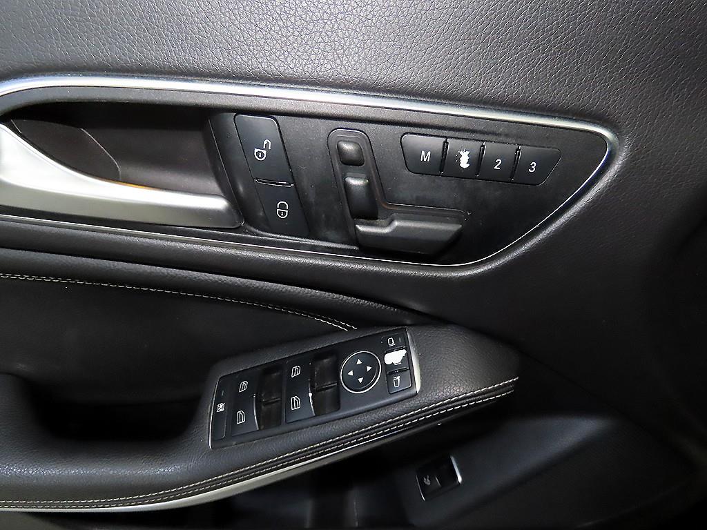 벤츠 CLA클래스 CLA200 d - 이미지 8