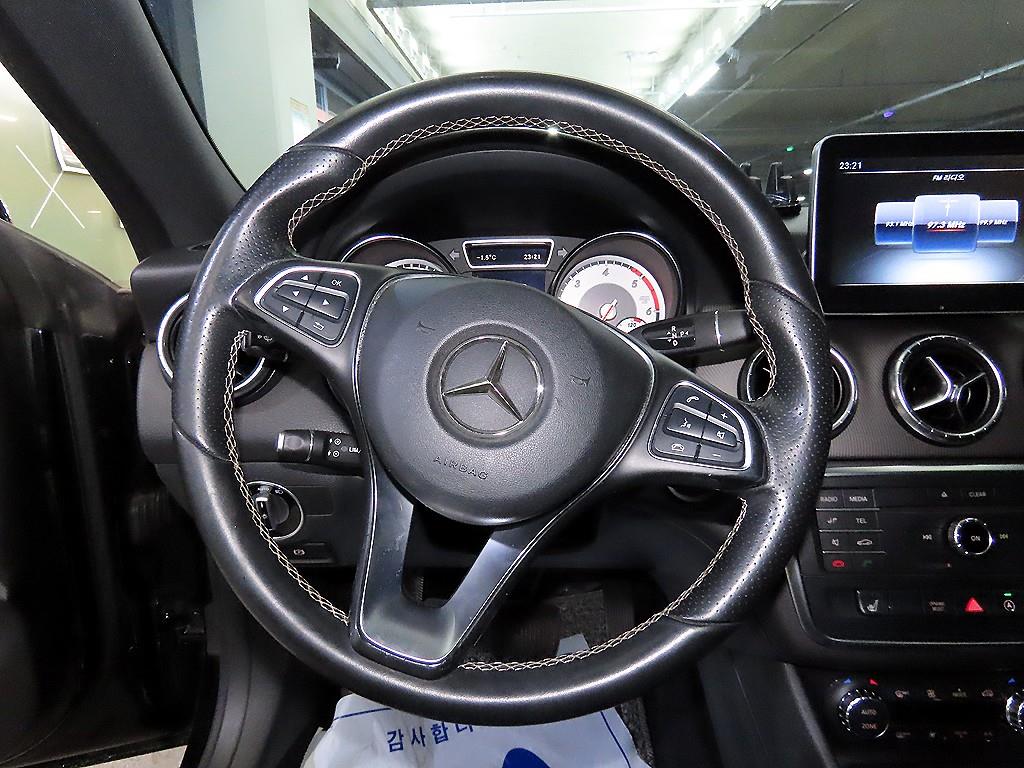 벤츠 CLA클래스 CLA200 d - 이미지 2