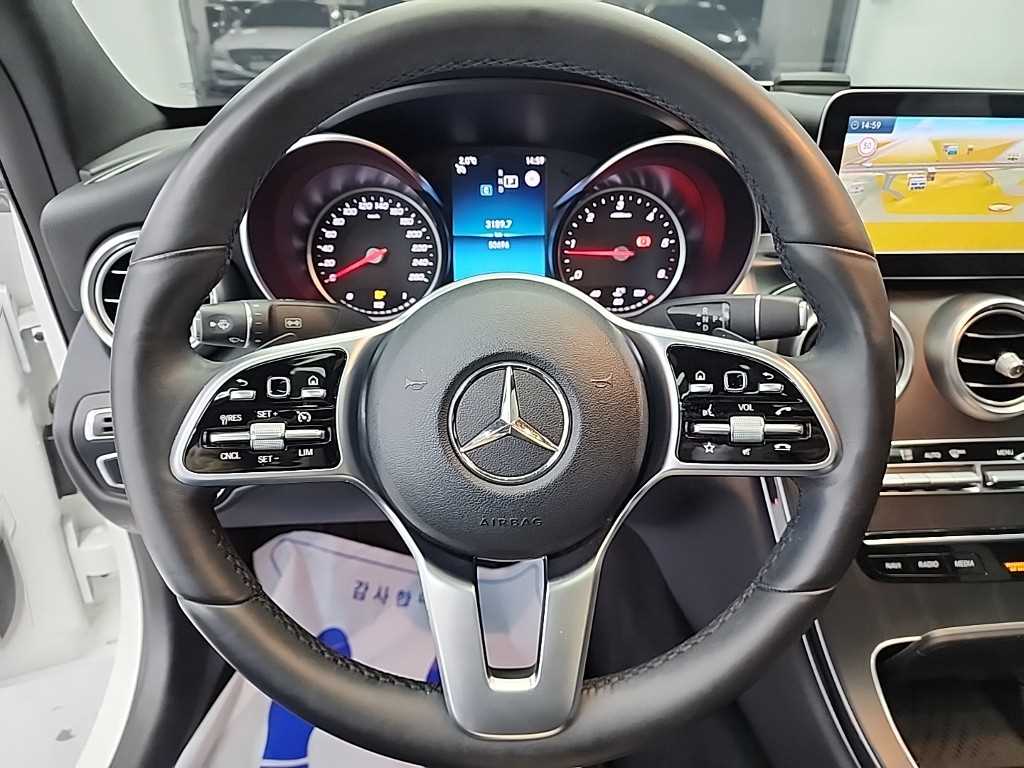 벤츠 C클래스(4세대) C220 d 4매틱 AMG 라인 - 이미지 8