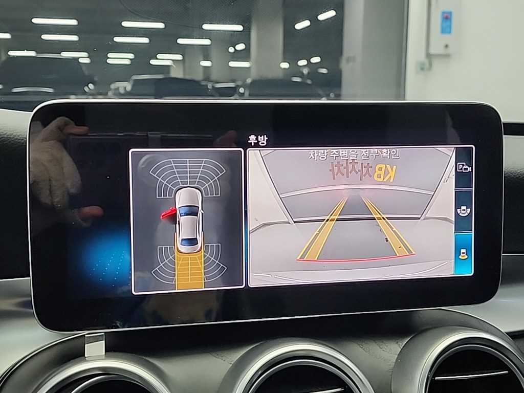 벤츠 C클래스(4세대) C220 d 4매틱 AMG 라인 - 이미지 9