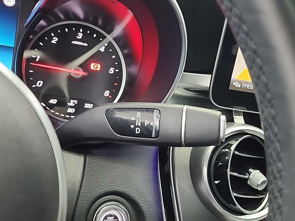 벤츠 C클래스(4세대) C220 d 4매틱 AMG 라인 - 이미지 4