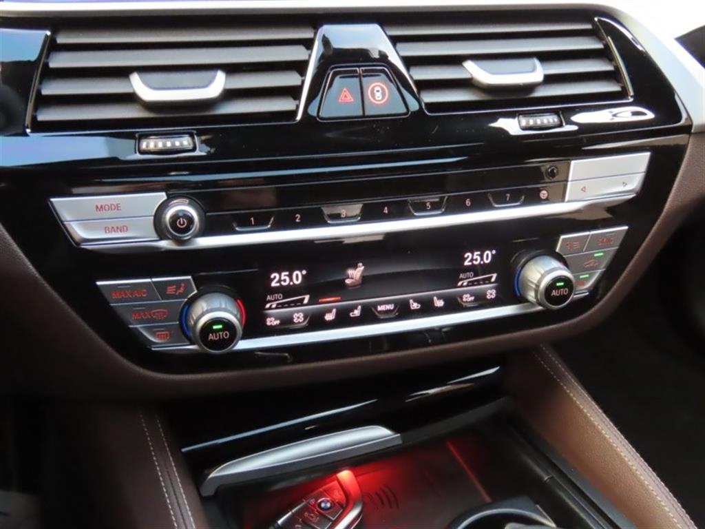 BMW 5시리즈(7세대) 530i M 스포츠팩 - 이미지 15