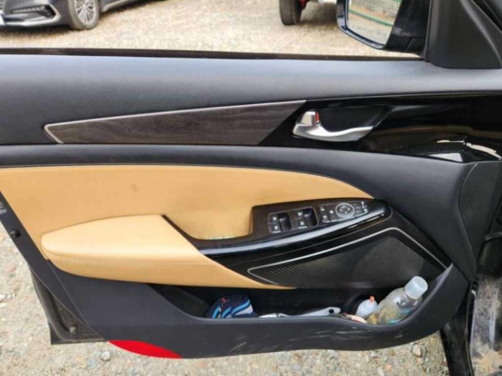 기아 K7 프리미어 2.2 디젤 프레스티지 - 이미지 9