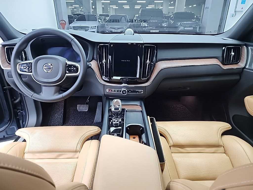 볼보 XC60(2세대) B5 AWD 울트라 브라이트 - 이미지 5