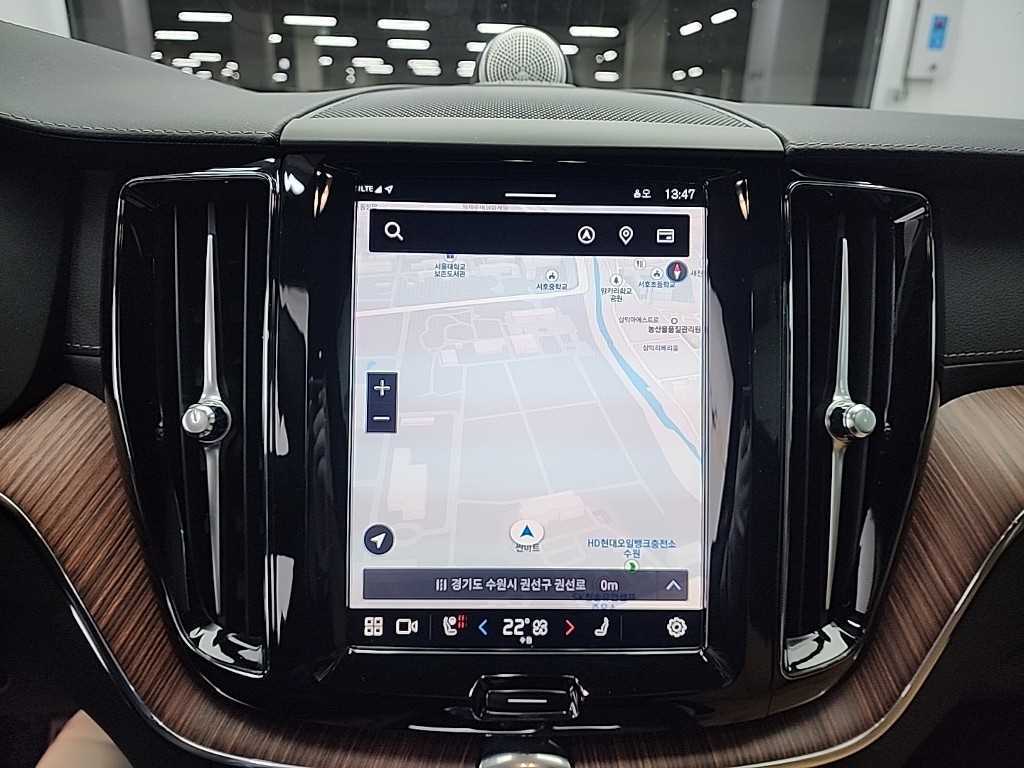 볼보 XC60(2세대) B5 AWD 울트라 브라이트 - 이미지 8