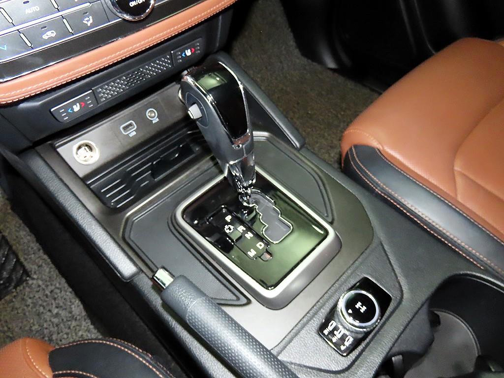 KG모빌리티(쌍용) 렉스턴 스포츠 2.2 4WD 노블레스 - 이미지 4