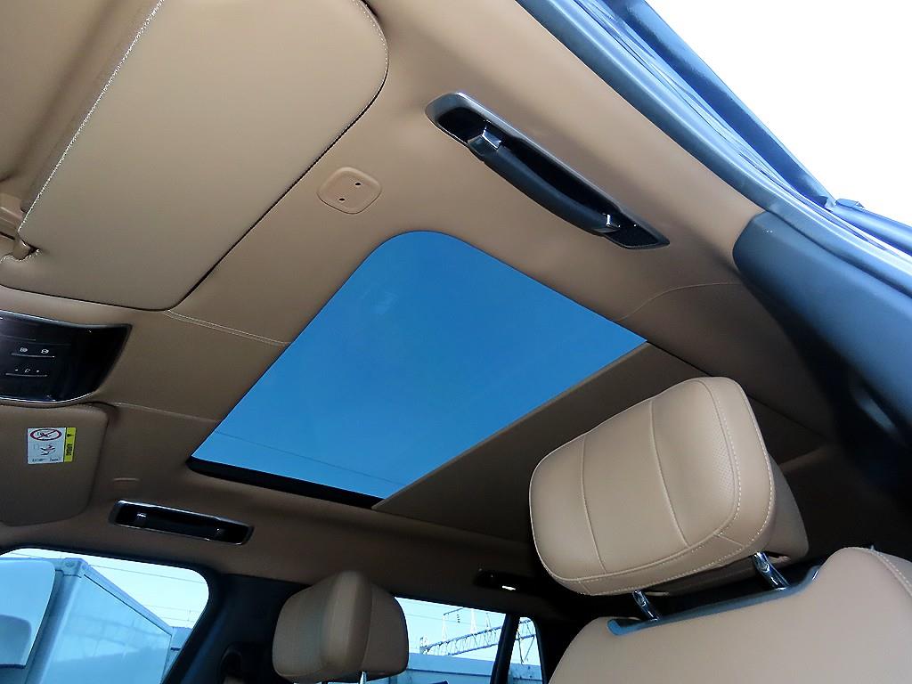 랜드로버 레인지로버(5세대) 4.4 P530 LWB 오토바이오그래피 - 이미지 8