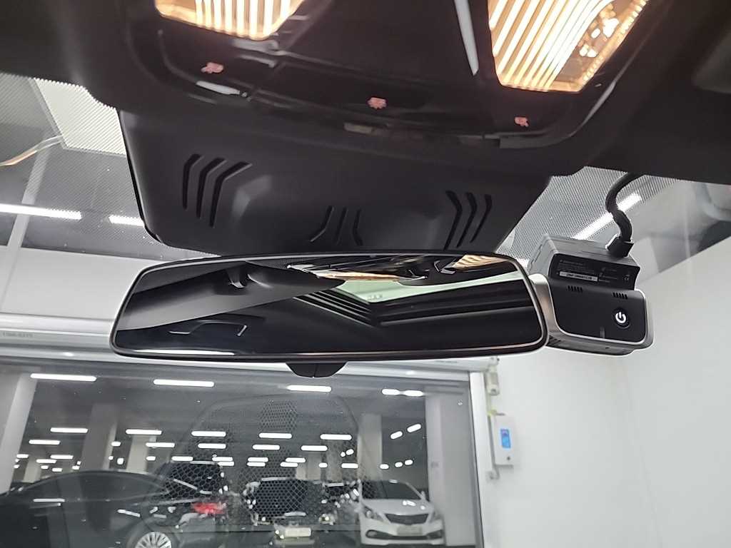 BMW 3시리즈(7세대) 330e M 스포츠 팩 - 이미지 8