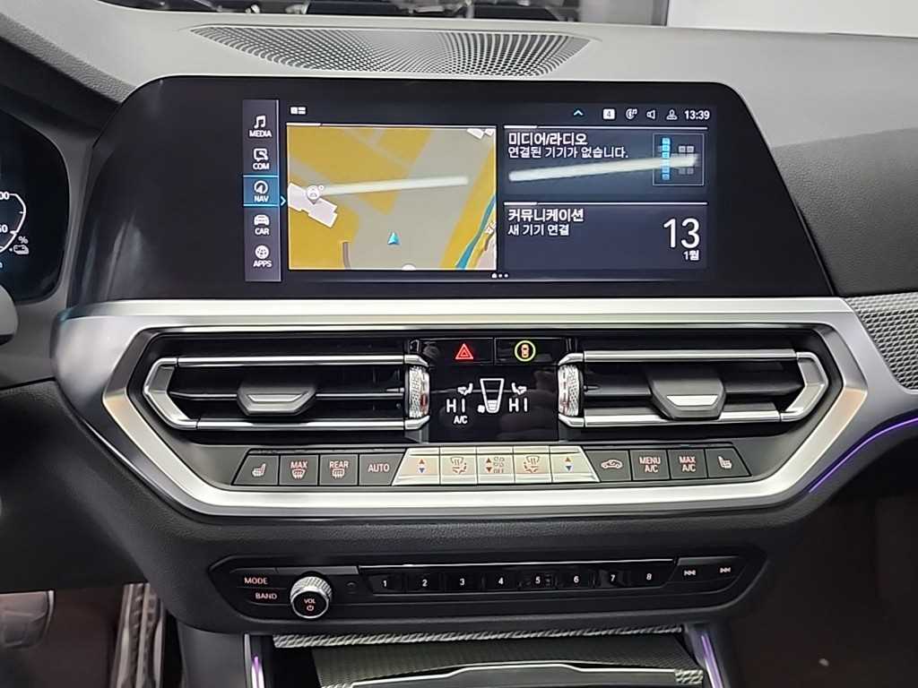 BMW 3시리즈(7세대) 330e M 스포츠 팩 - 이미지 20