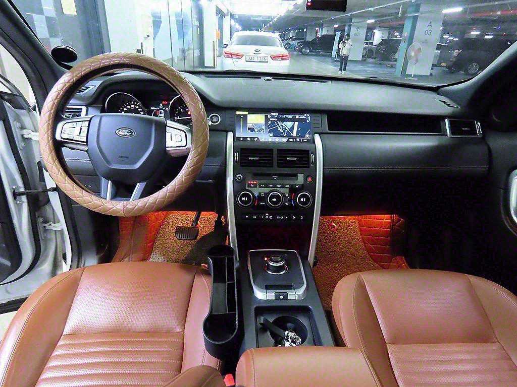 랜드로버 디스커버리 스포츠 2.0 TD4 - 이미지 11