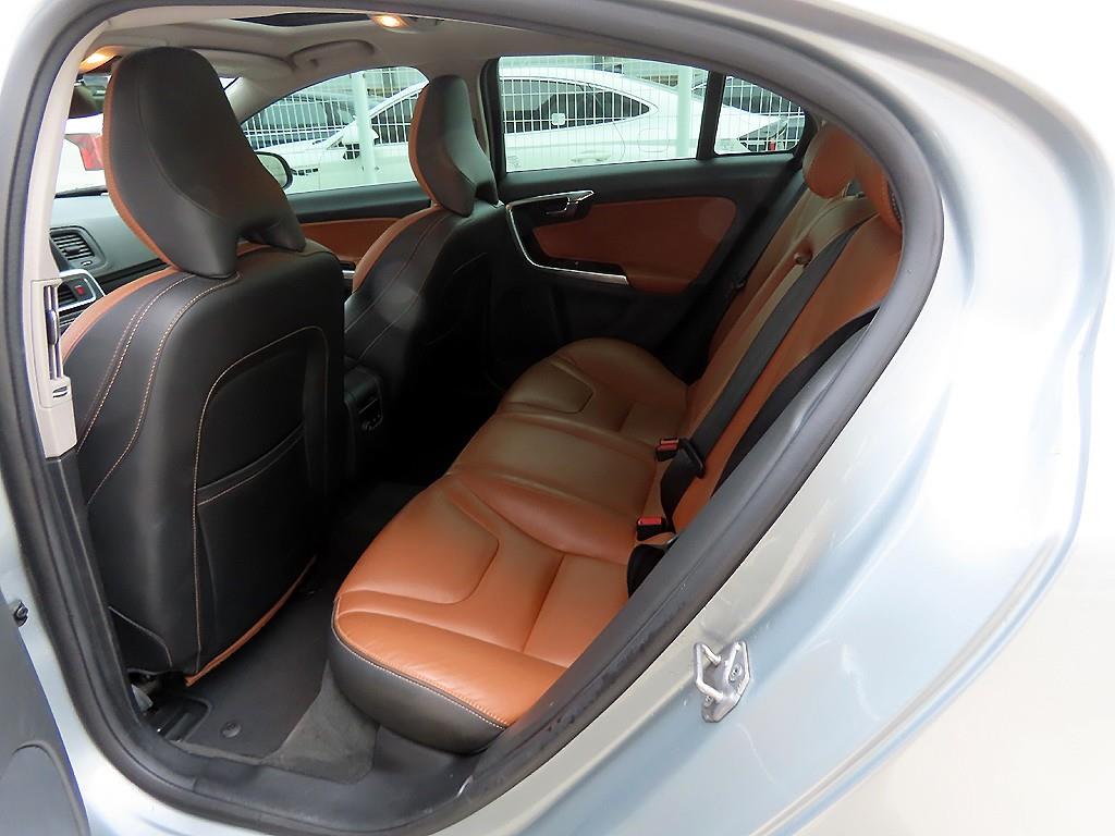 볼보 S60(2세대) T5 섬멈 - 이미지 11