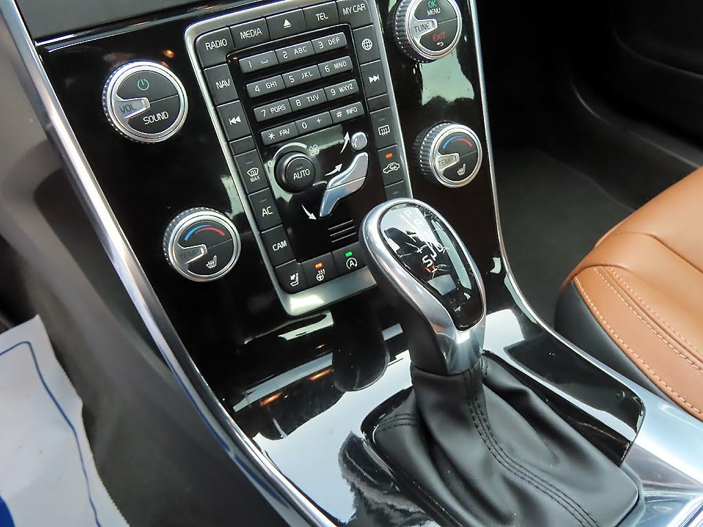 볼보 S60(2세대) T5 섬멈 - 이미지 3