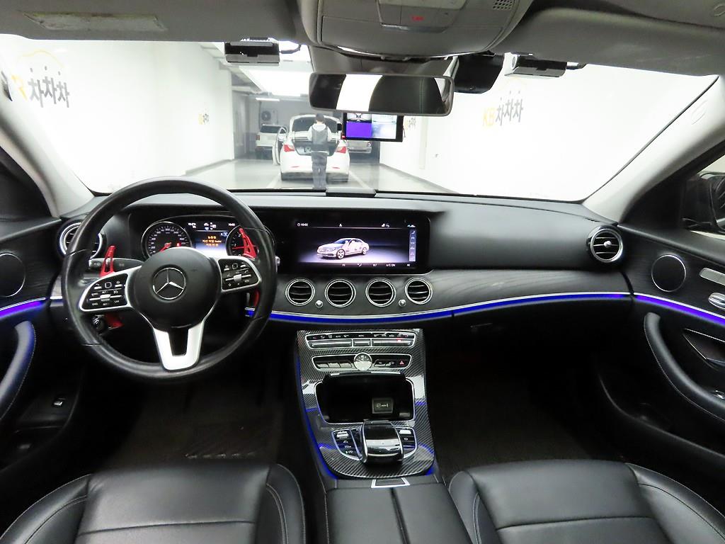 벤츠 E클래스(5세대) E220d 아방가르드 - 이미지 10