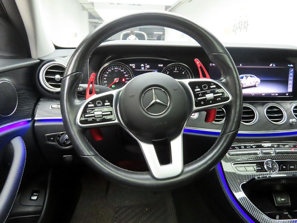 벤츠 E클래스(5세대) E220d 아방가르드 - 이미지 13