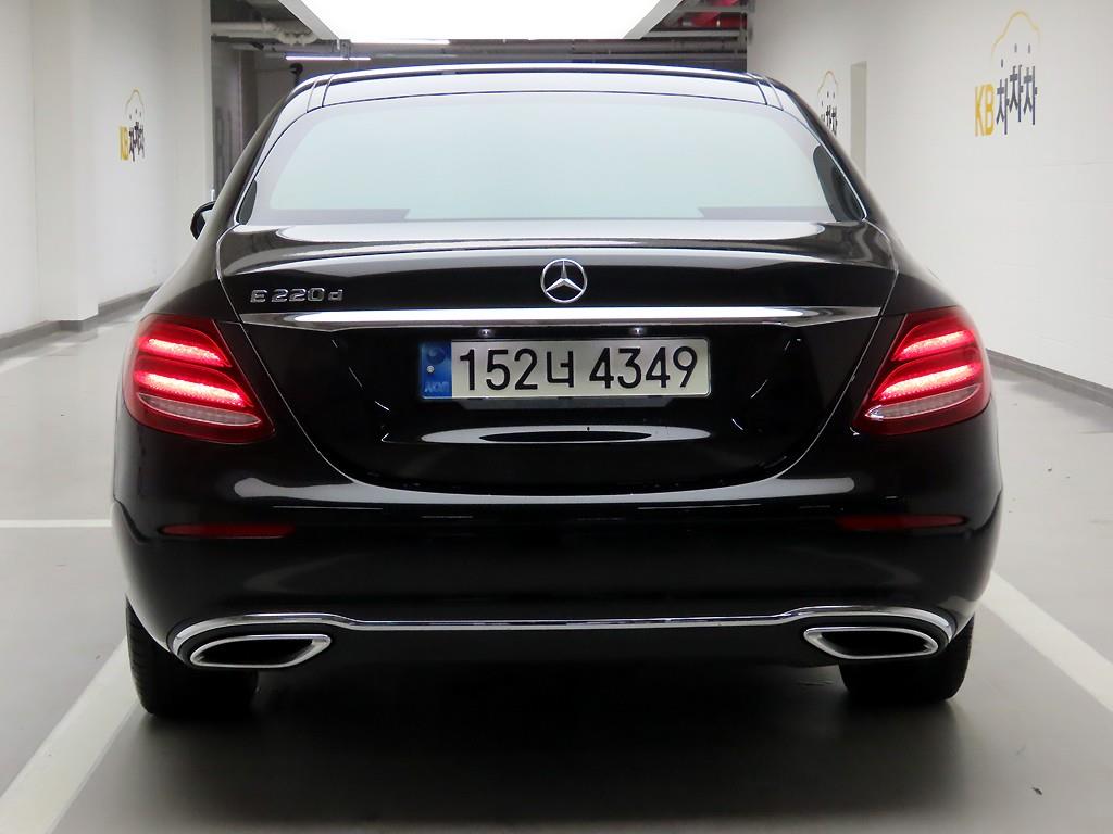 벤츠 E클래스(5세대) E220d 아방가르드 - 이미지 4