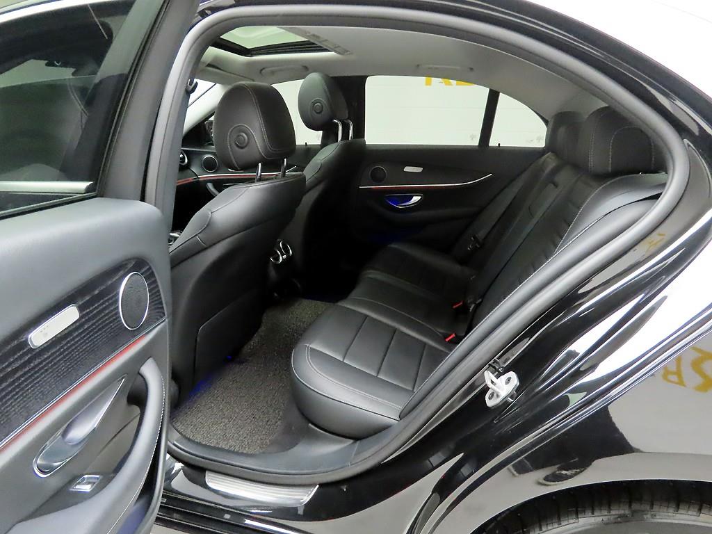 벤츠 E클래스(5세대) E220d 아방가르드 - 이미지 15