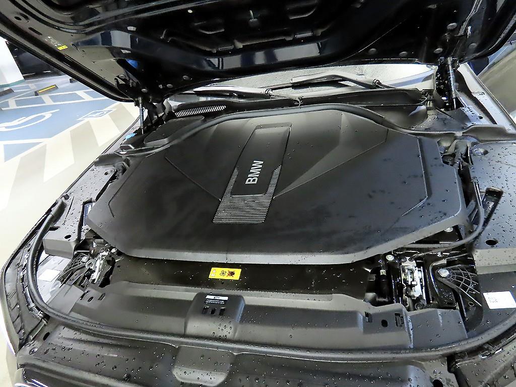 BMW i5 eDrive40 M 스포츠 - 이미지 3