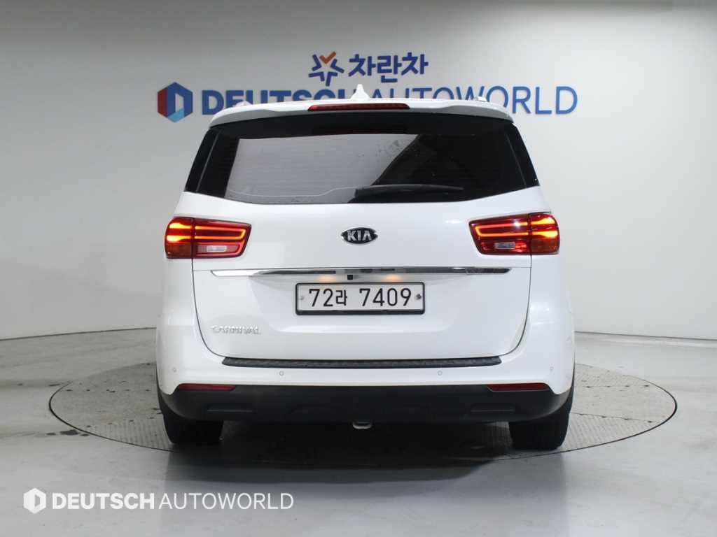 기아 더 뉴카니발 11인승 디젤 프레스티지 - 이미지 4