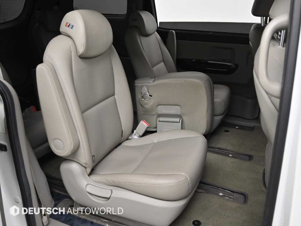 기아 더 뉴카니발 11인승 디젤 프레스티지 - 이미지 20