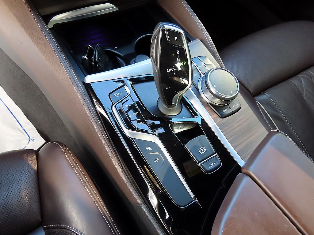 BMW 5시리즈(7세대) 530i xDrive M스포츠팩 플러스 - 이미지 6