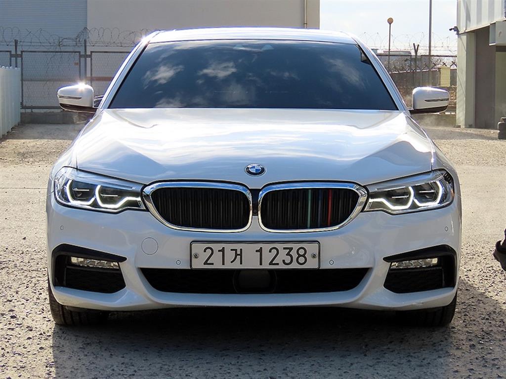 BMW 5시리즈(7세대) 530i xDrive M스포츠팩 플러스 - 이미지 8
