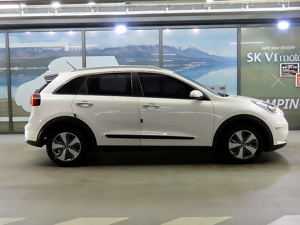 기아 니로 1.6 하이브리드 프레스티지 - 이미지 4