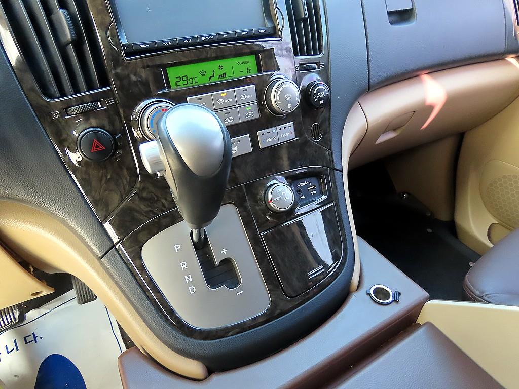 현대 그랜드스타렉스 리무진 VIP팩 4WD - 이미지 8