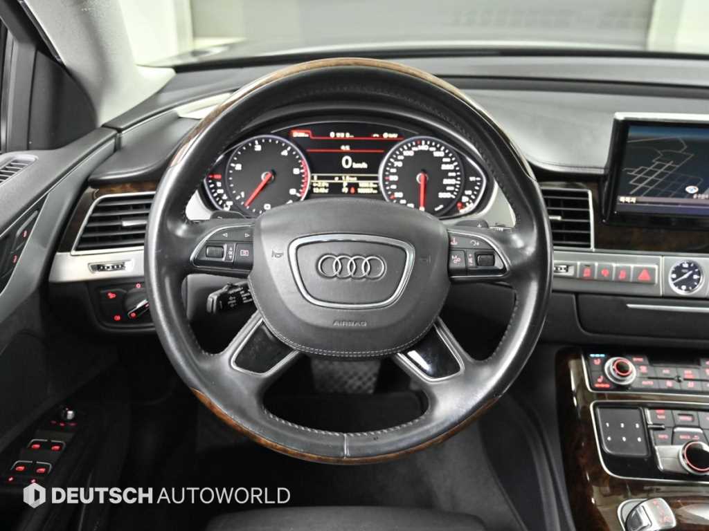 아우디 A8(3세대) 4.2 TDI 콰트로 LWB 5시트 - 이미지 12