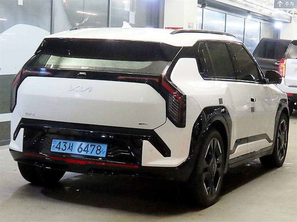 기아 EV3 롱 레인지 GT 라인 - 이미지 17