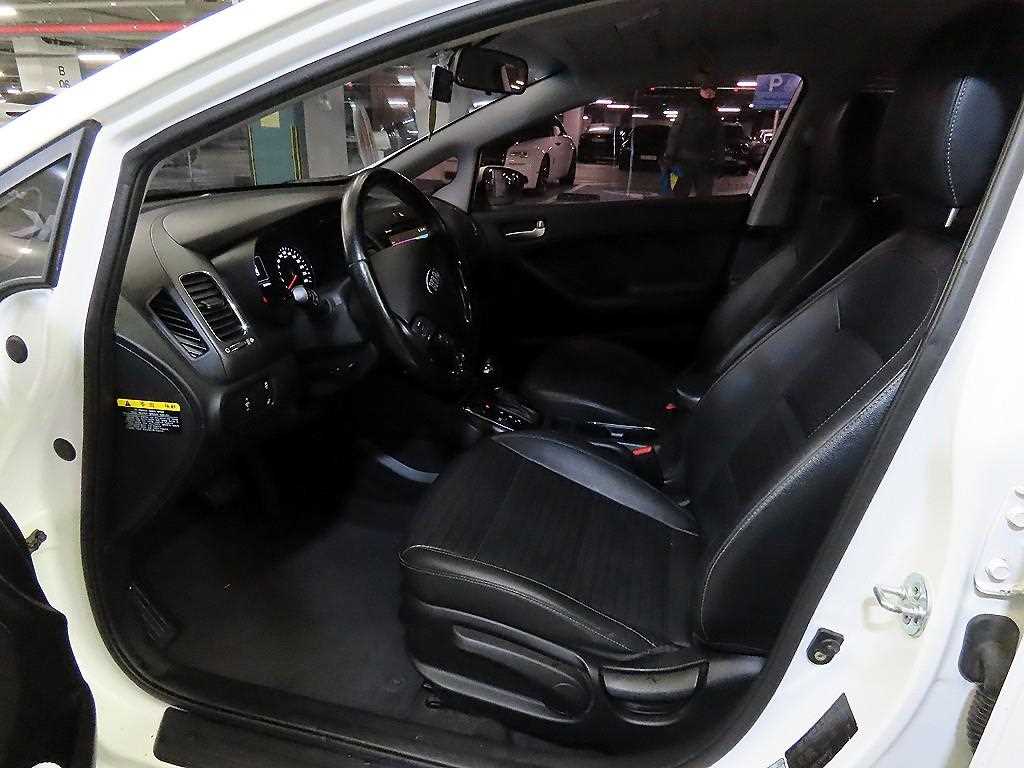 기아 더 뉴K3 1.6 GDI 트렌디 - 이미지 12