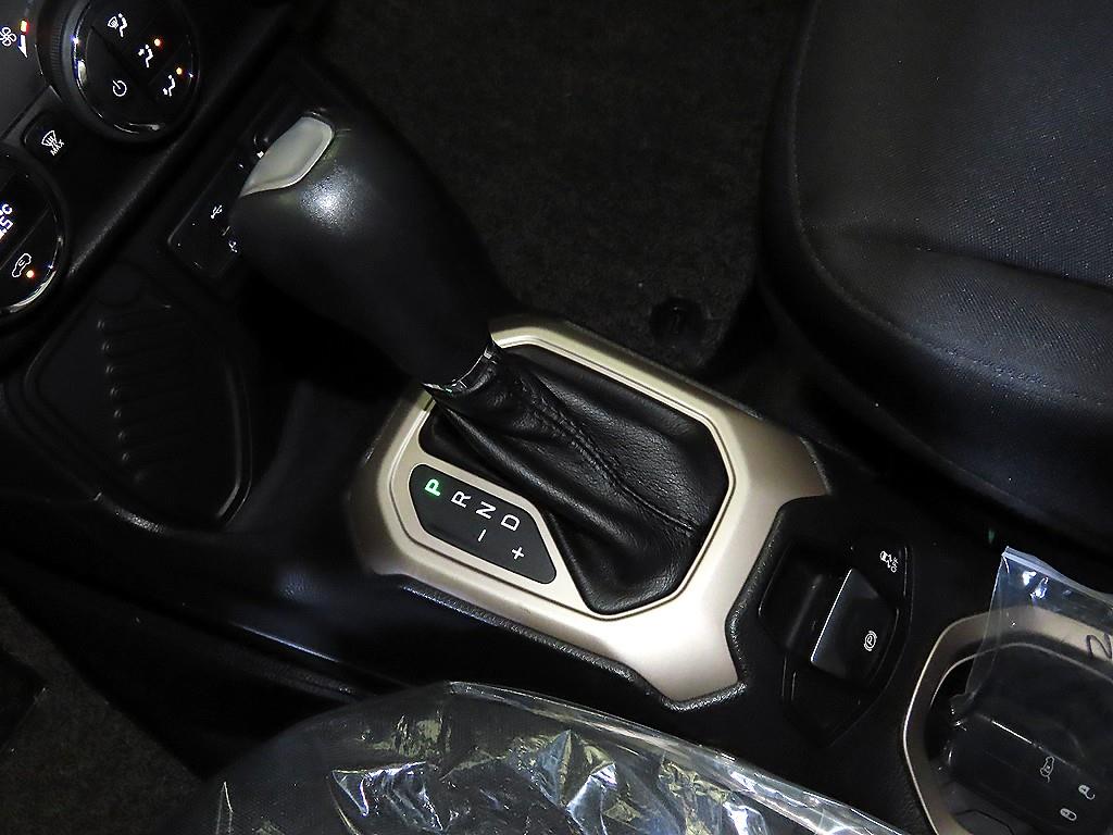 지프 레니게이드 2.4 가솔린 론지튜드 - 이미지 11