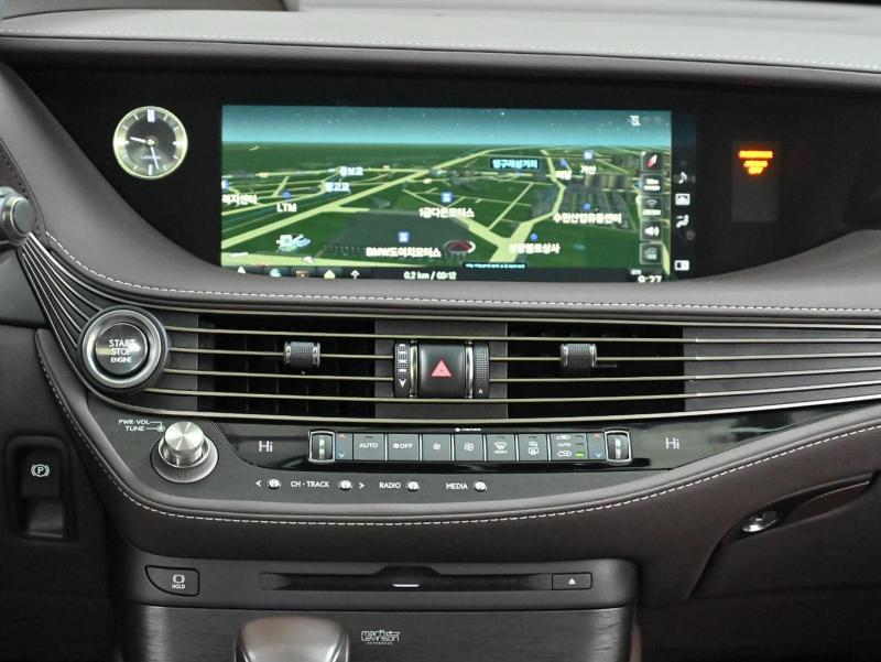 렉서스 LS(5세대) 500 AWD 럭셔리 - 이미지 17