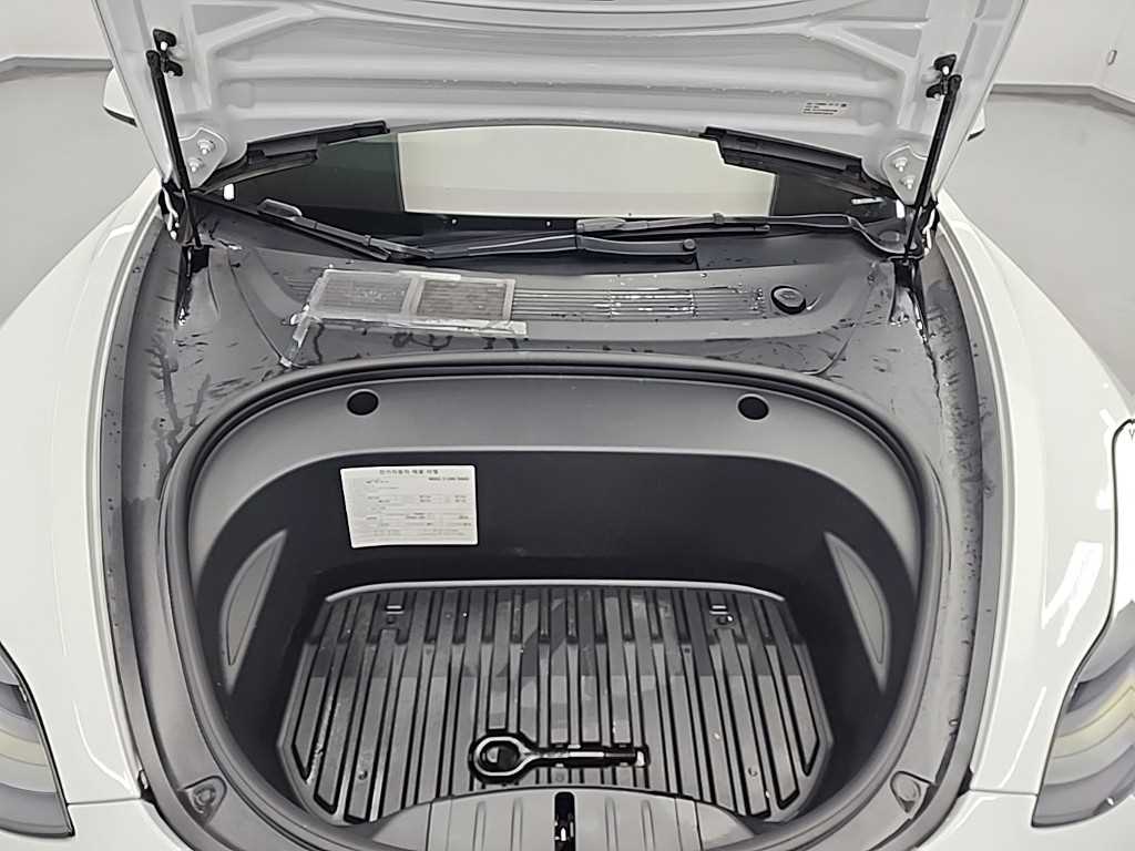 테슬라 모델 3 AWD 롱 레인지 - 이미지 8