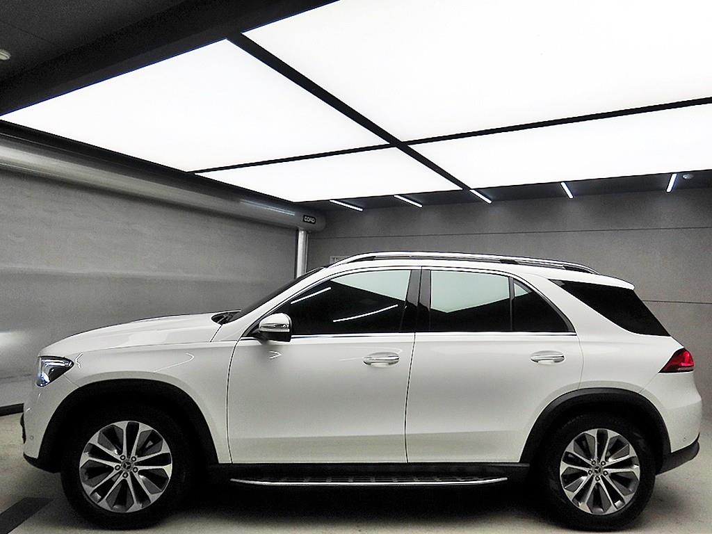 벤츠 GLE클래스(4세대) GLE 300d 4매틱 - 이미지 2