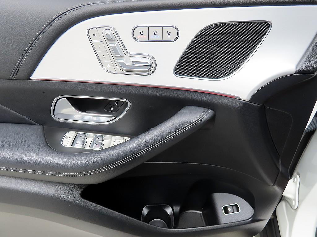 벤츠 GLE클래스(4세대) GLE 300d 4매틱 - 이미지 3