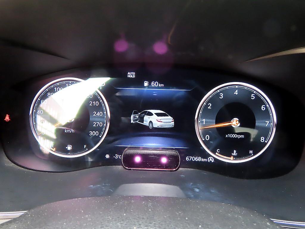 제네시스 더 뉴G70 가솔린 3.3T AWD 스포츠 패키지 - 이미지 10