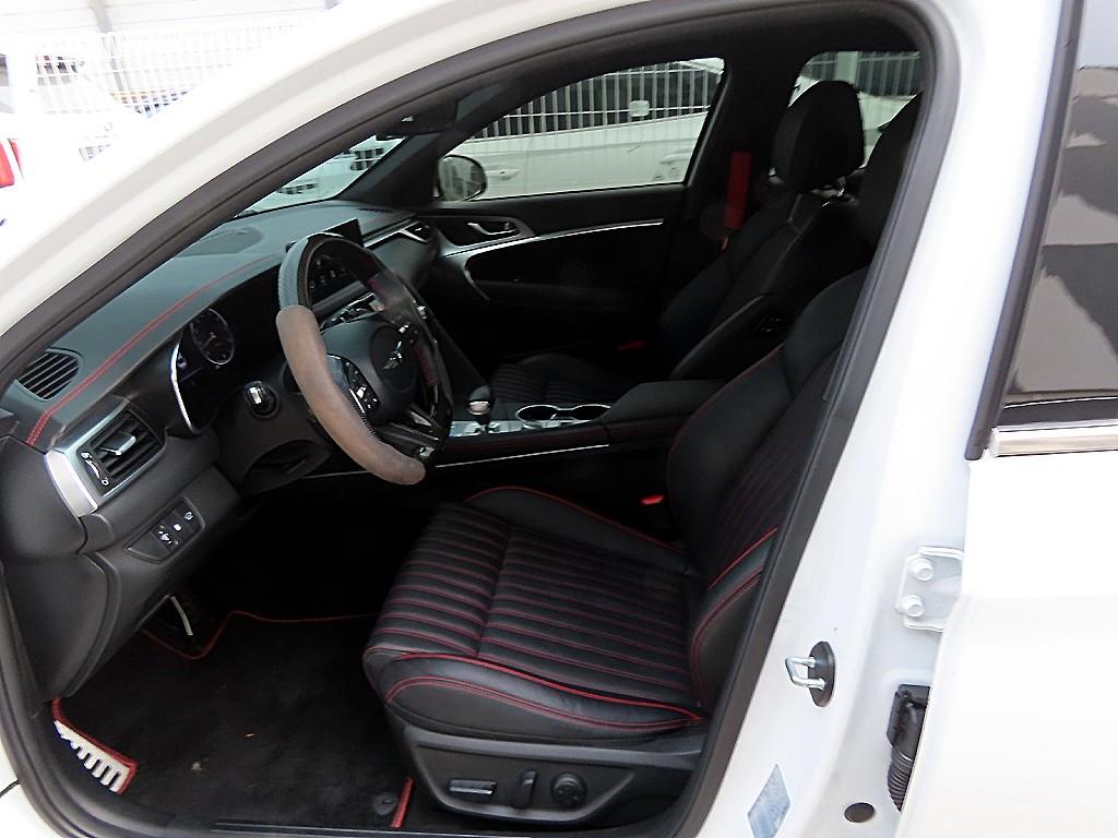 제네시스 더 뉴G70 가솔린 3.3T AWD 스포츠 패키지 - 이미지 8