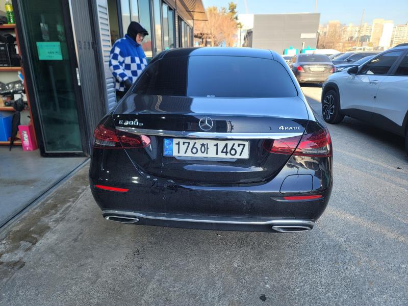 벤츠 E클래스(5세대) E300e 4매틱 익스클루시브 - 이미지 9