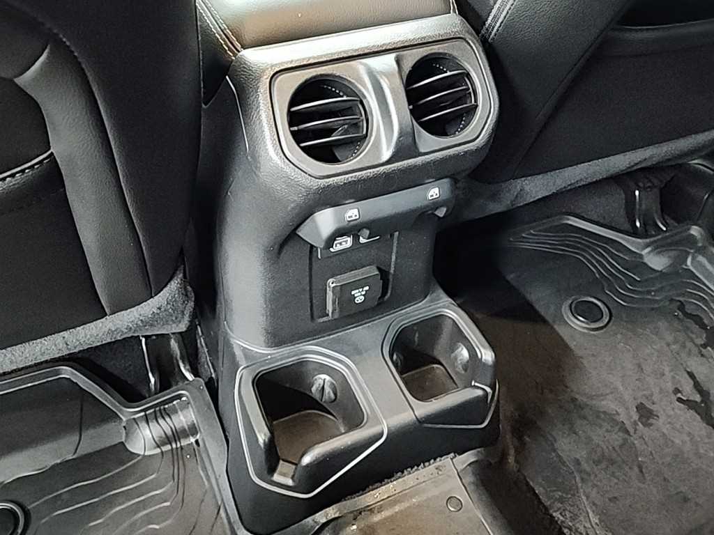 지프 랭글러(JL) 2.0 오버랜드 4DR - 이미지 16