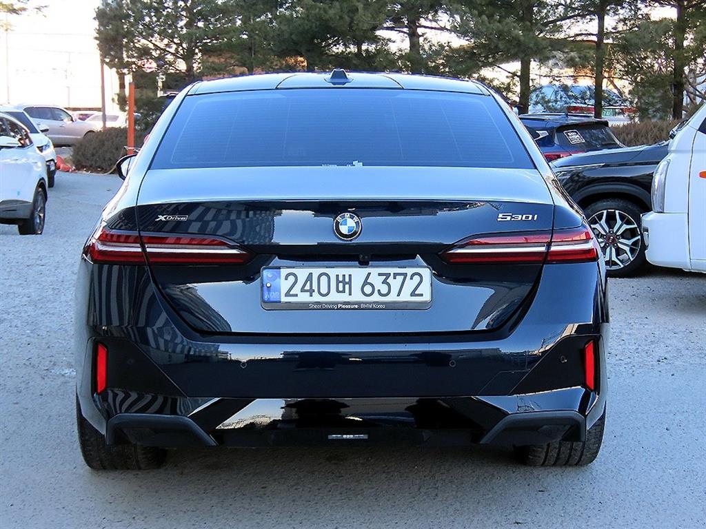 BMW 5시리즈(8세대) 530i xDrive M 스포츠 - 이미지 20