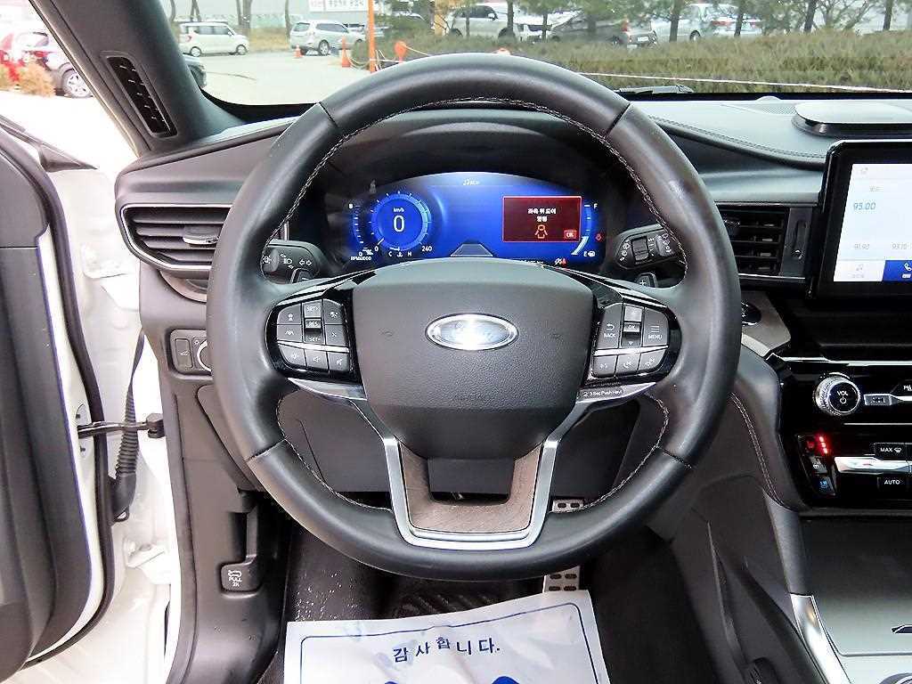 포드 익스플로러(6세대) 3.0 AWD 플래티넘 - 이미지 8