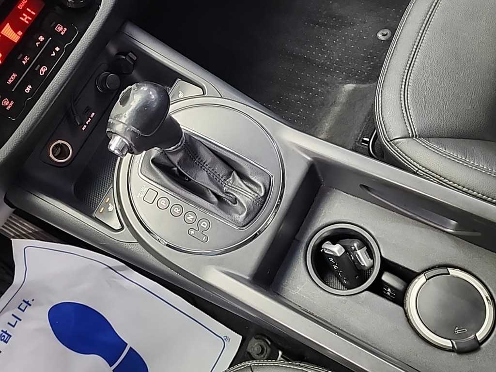 기아 스포티지 R 디젤 R2.0 2WD TLX 최고급형 - 이미지 7