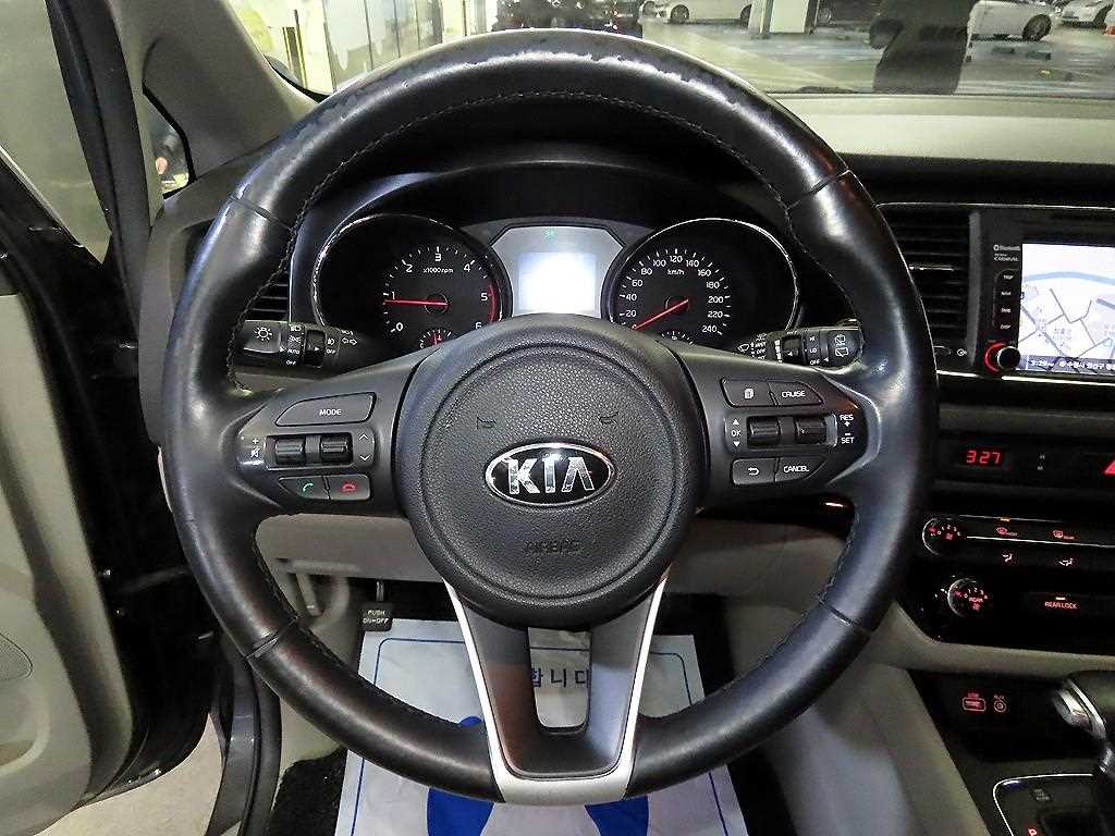 기아 올 뉴카니발 9인승 디젤 럭셔리 - 이미지 14