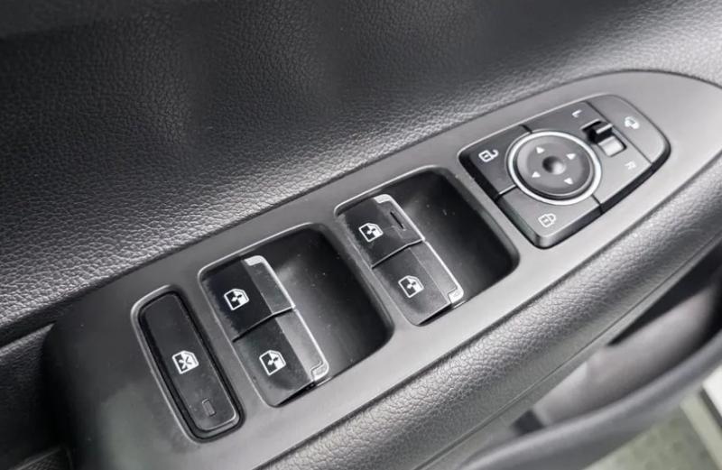 현대 더 뉴그랜저IG LPi 3.0 영업용 모범형 - 이미지 7