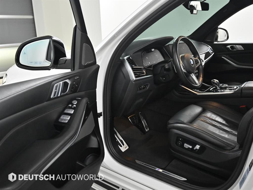 BMW X7 40i xDrive M스포츠 팩 - 이미지 18