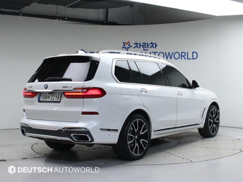 BMW X7 40i xDrive M스포츠 팩 - 이미지 20