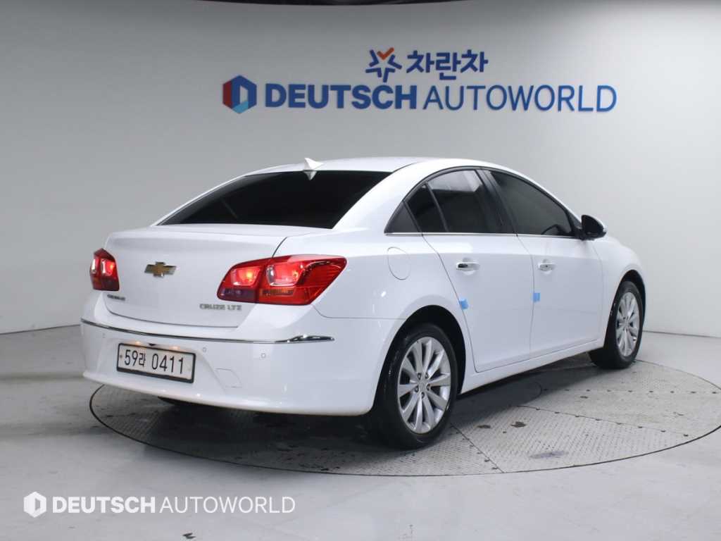 쉐보레 (대우) 어매이징 크루즈 4도어 1.8 LTZ - 이미지 2