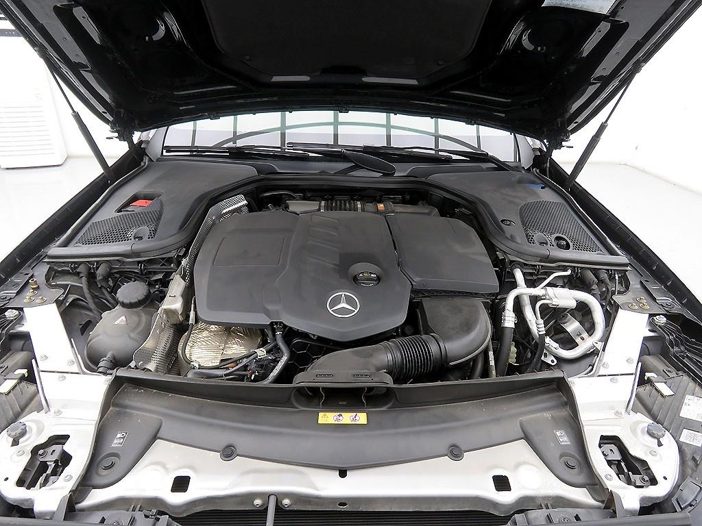 벤츠 E클래스(5세대) E220d 4매틱 AMG 라인 - 이미지 9