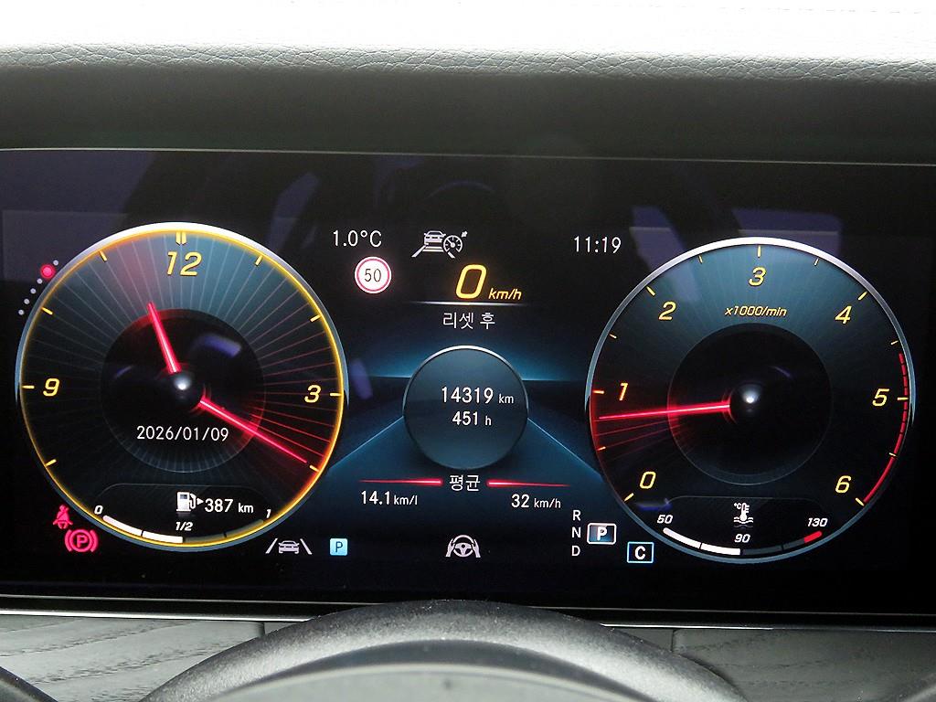 벤츠 E클래스(5세대) E220d 4매틱 AMG 라인 - 이미지 2